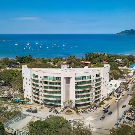 Pura Vida Charm, Canopy Views, Block From Beach