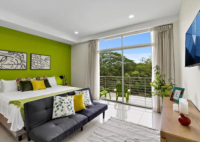 Apartahotel Pura Vida Charm, Canopy Views, Block From Beach