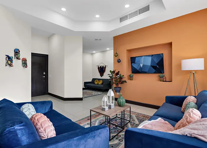 Pura Vida Charm, Canopy Views, Block From Beach