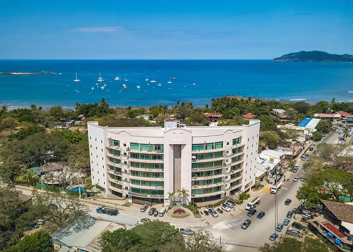 Apartahotel Pura Vida Charm, Canopy Views, Block From Beach Tamarindo